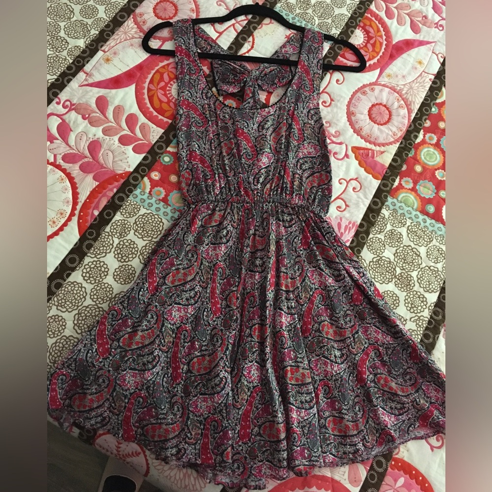 Cute paisley summer dress, size medium
